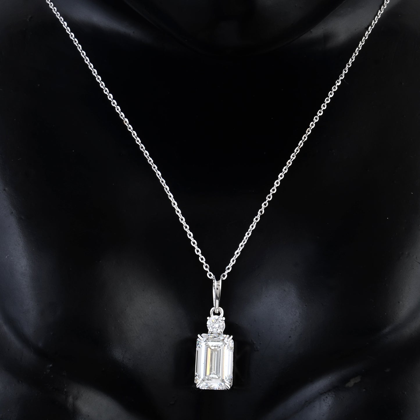 2.75 Carats Lab Grown Diamond 14K Gold Pendant