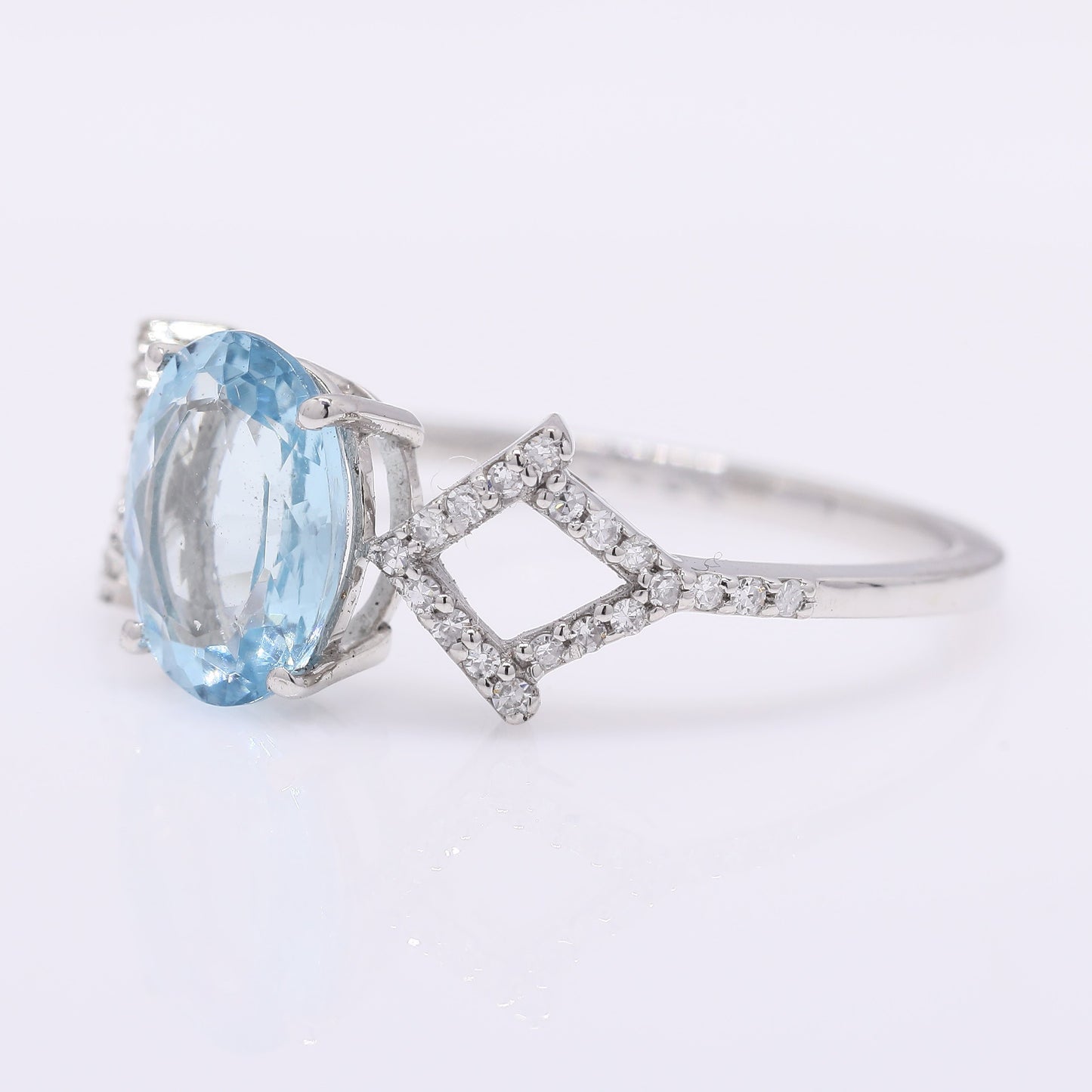 1.41 Ct Oval Mixed Cut Natural Aquamarine 950 Platinum Ring