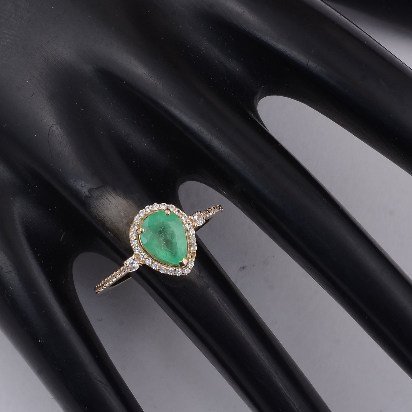 1.49 Ct Pear Emerald 9K Gold Ring