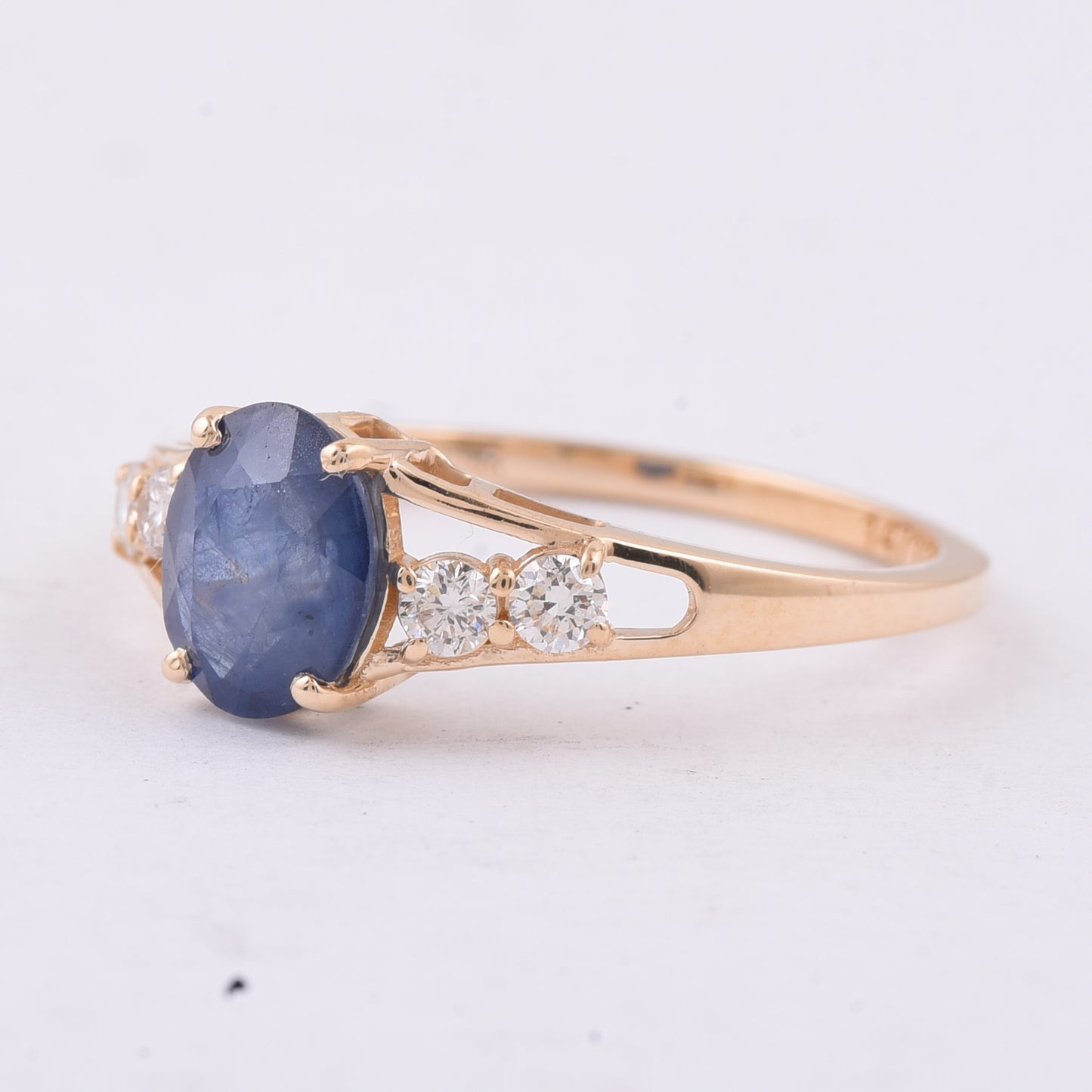 1.54 Ct Oval Natural Sapphire 14K Gold Ring