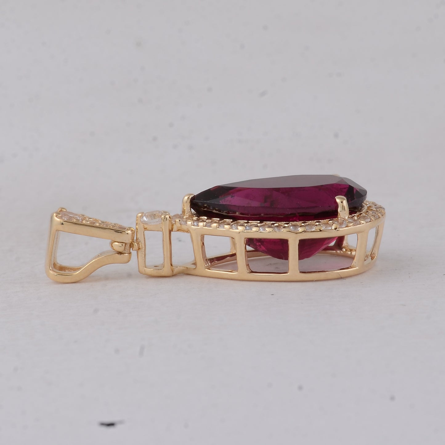 2.95 Ct Pear Rubellite 9K Gold Pendant
