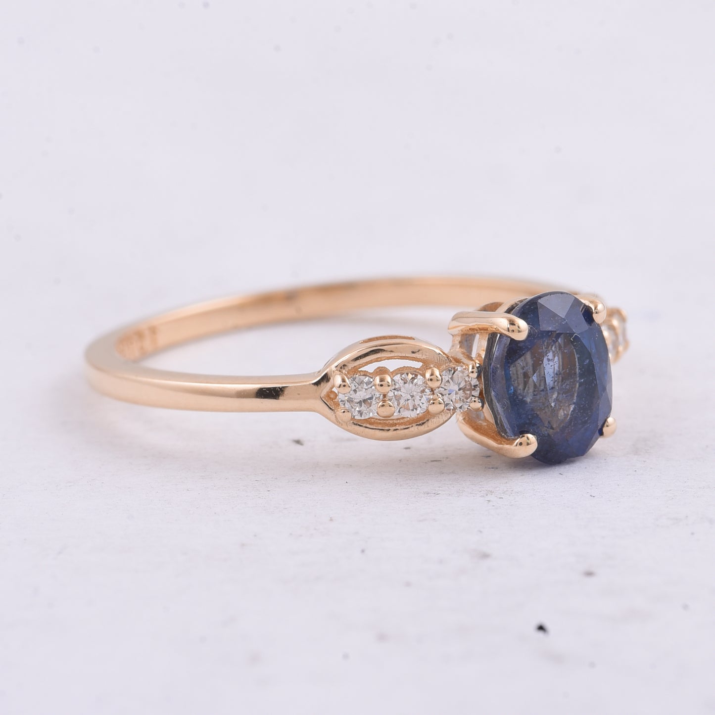 1.30 Ct Oval Natural Sapphire 14K Gold Ring