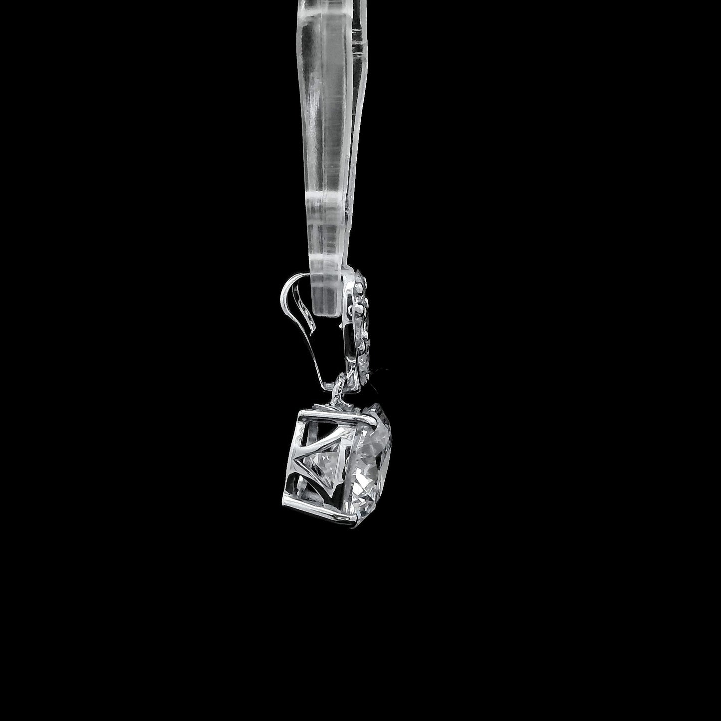 1.66 Ct Round Lab Grown Diamond 14K Gold Pendant