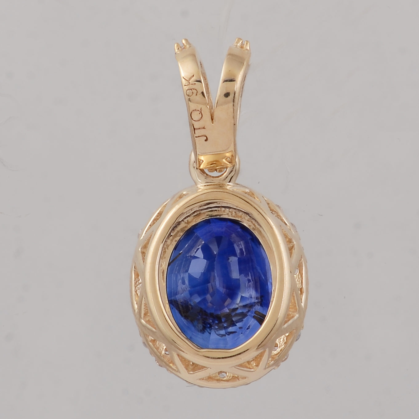 2.26 Ct Oval Sapphire 9K Gold Pendant