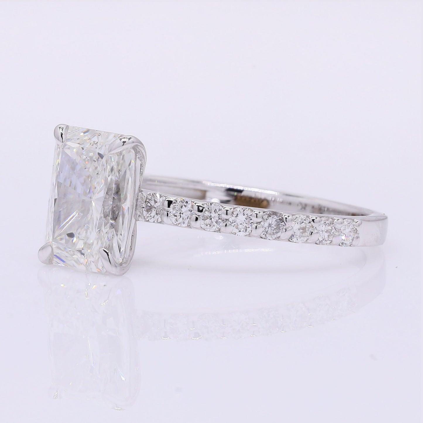 2.30 Carats Lab Grown Diamond 14K Gold Ring