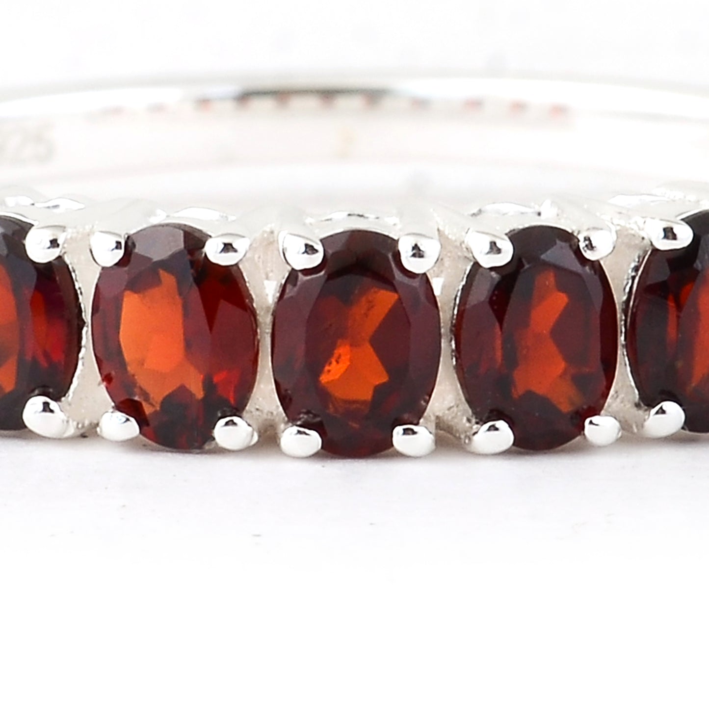 2.15 Ct Oval Garnet 925 Sterling Silver Ring
