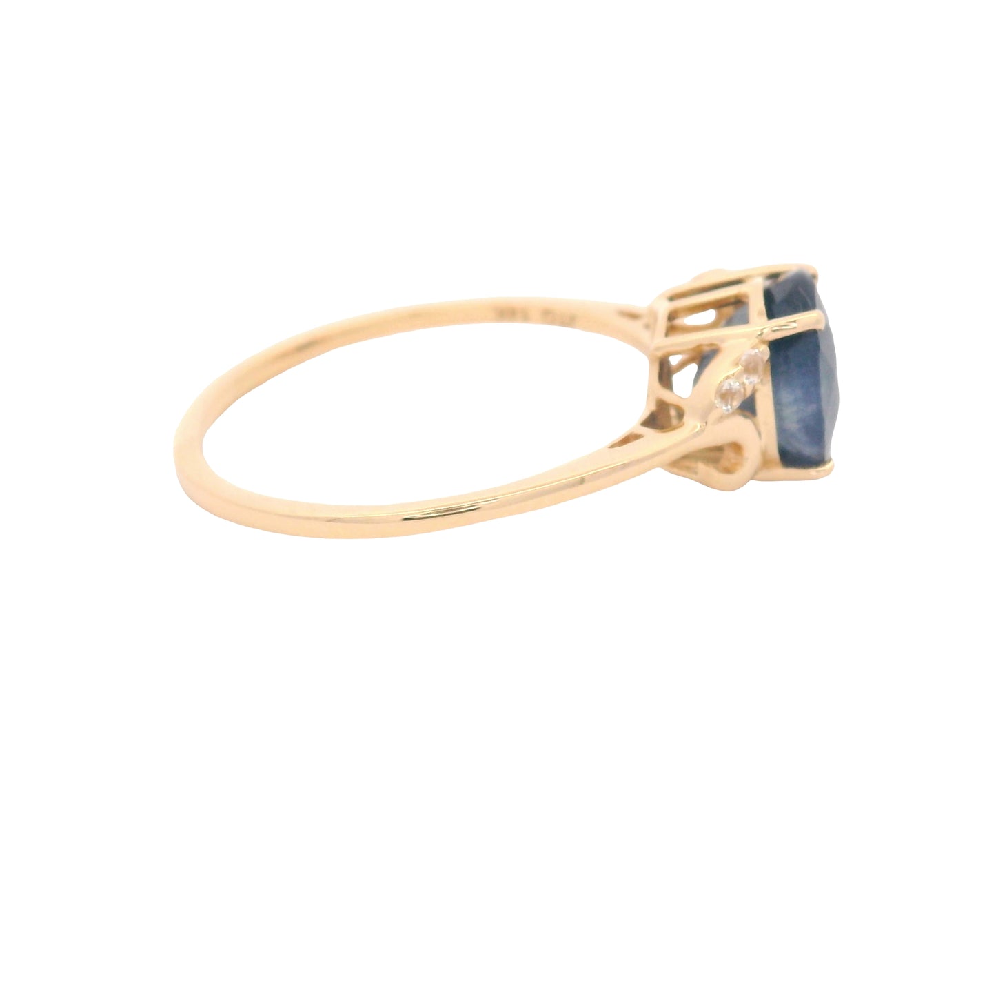 2.40 Ct Oval Sapphire 14K Gold Ring