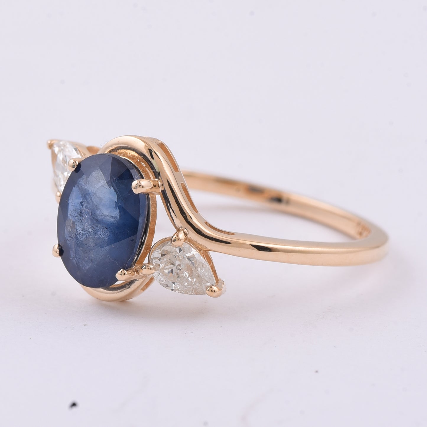 1.68 Ct Oval Natural Sapphire 14K Gold Ring