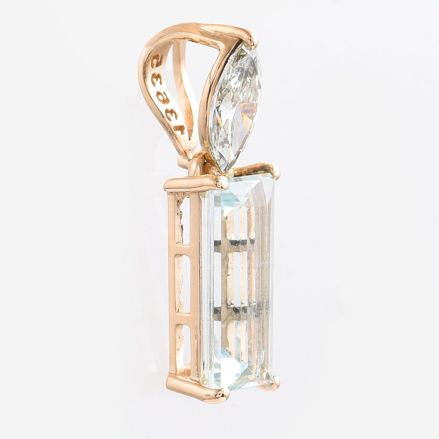 1.68 Ct Baguette Aquamarine 14K Gold Pendant