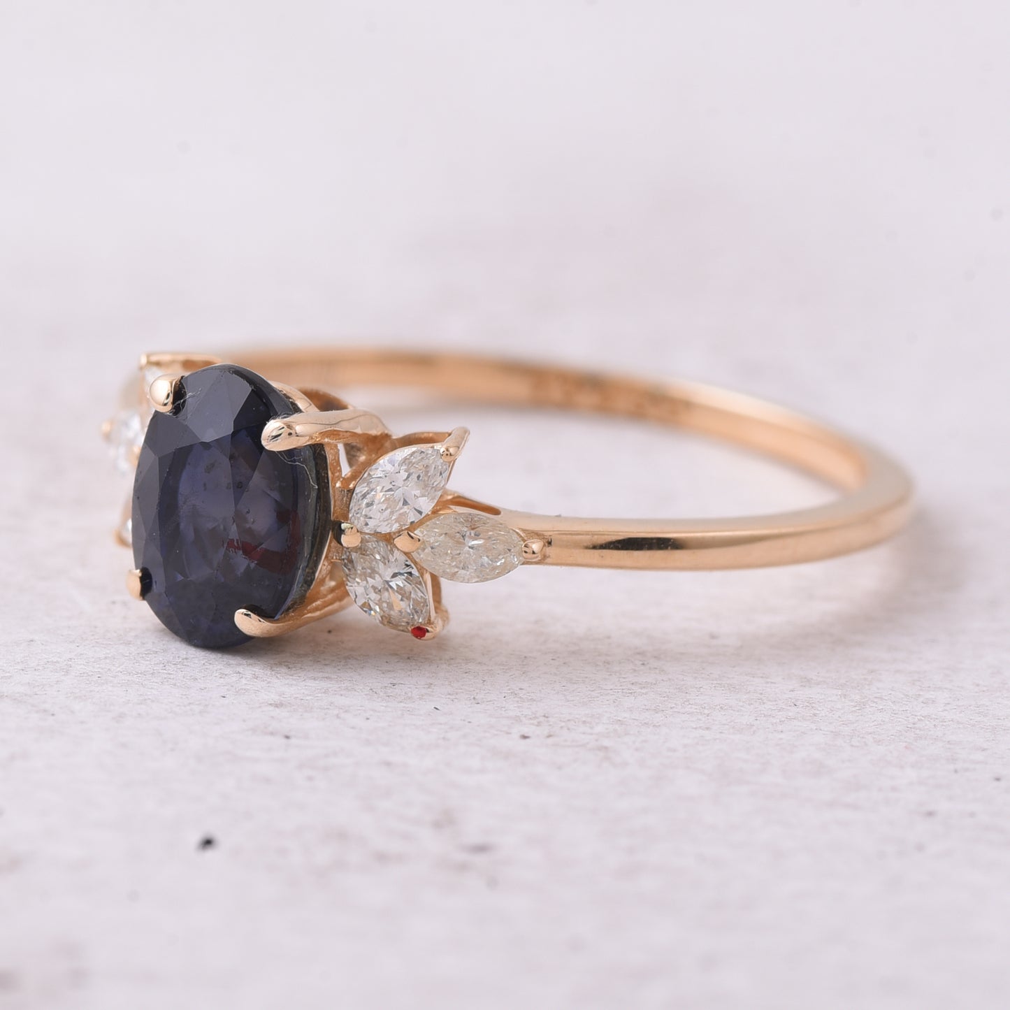1.44 Ct Oval Natural Sapphire 14K Gold Ring