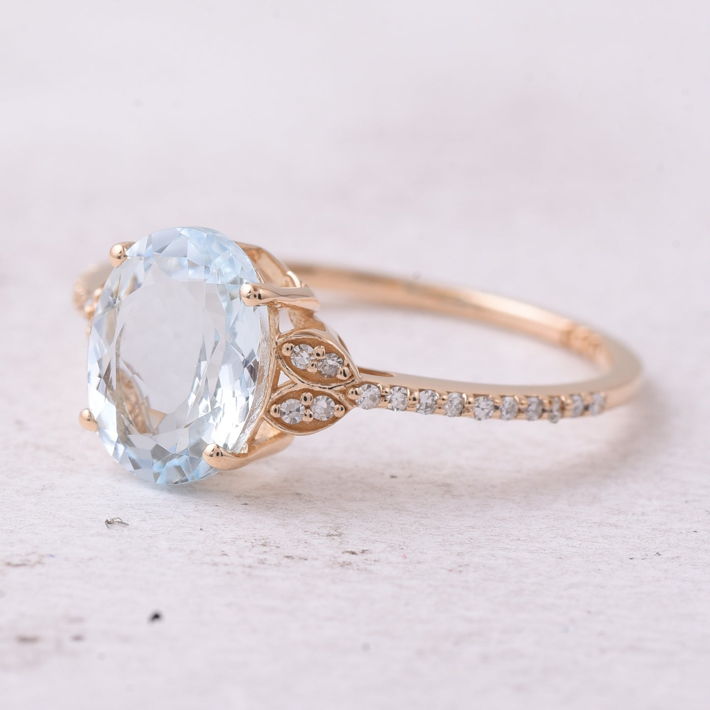 1.79 Ct Oval Mixed Cut Natural Aquamarine 14K Gold Ring