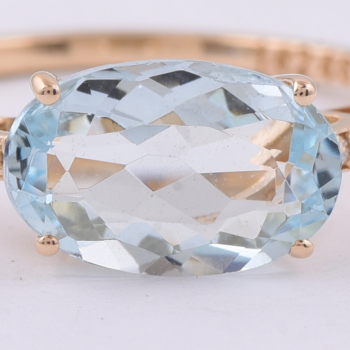 1.93 Ct Oval Natural Aquamarine 14K Gold Ring