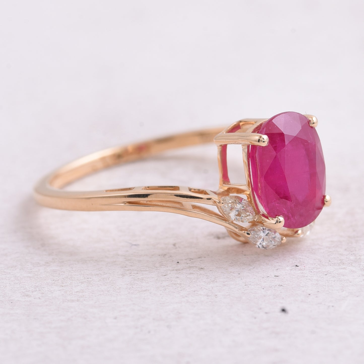 2.16 Ct Oval Natural Ruby 14K Gold Ring
