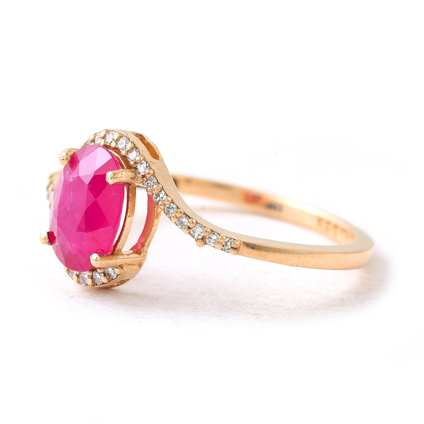 1.52 Ct Oval Ruby 14K Gold Ring