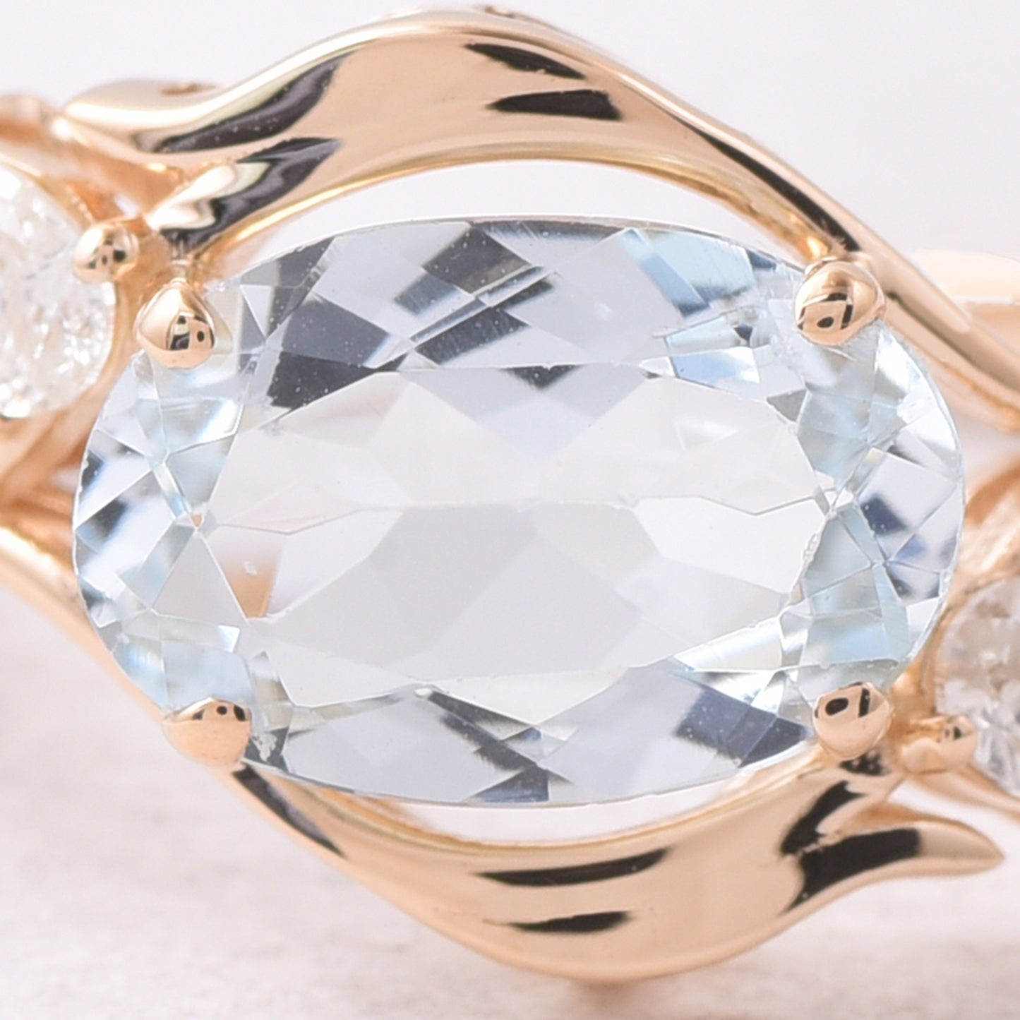 1.57 Ct Oval Mixed Cut Natural Aquamarine 14K Gold Ring