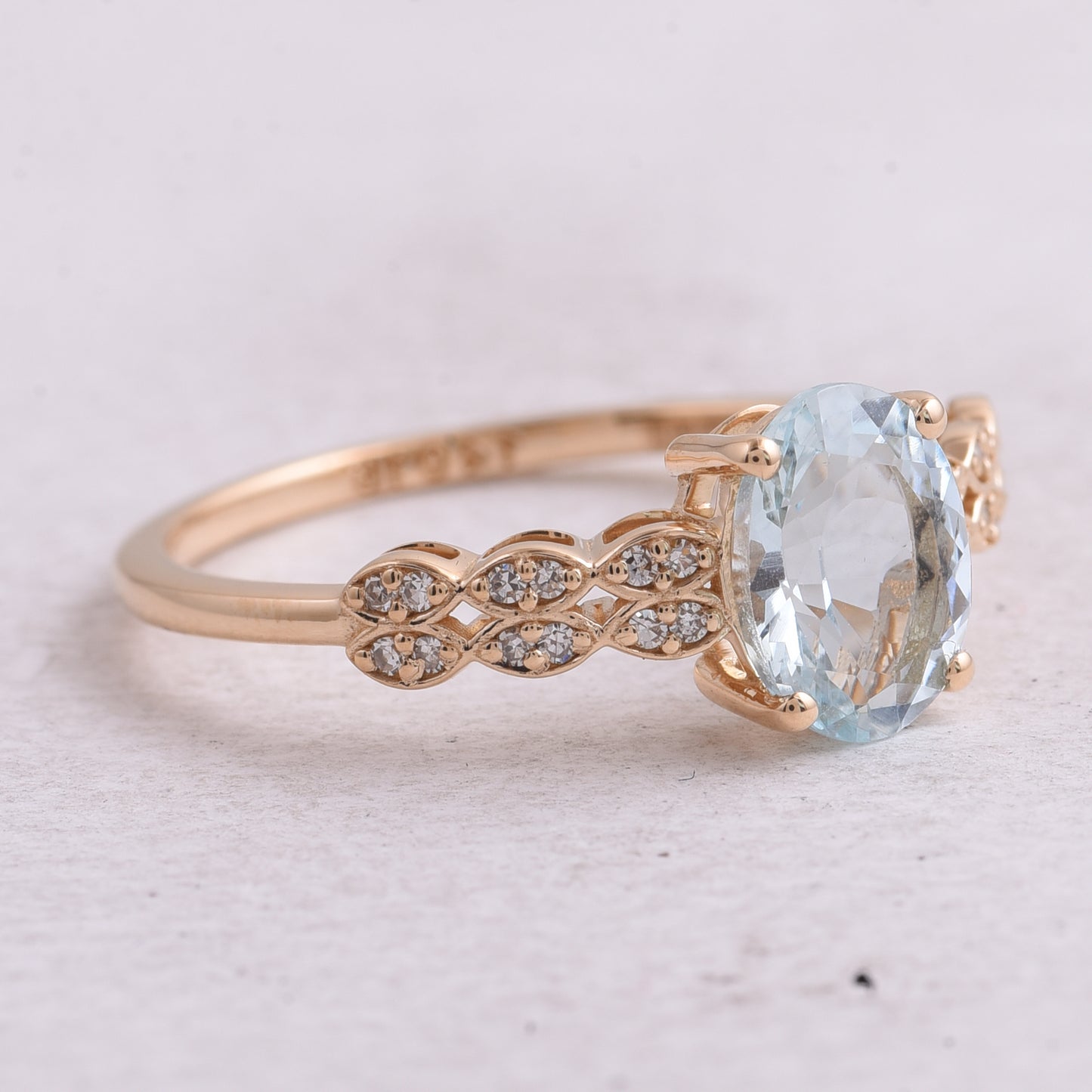 1.20 Ct Oval Mixed Cut Natural Aquamarine 14K Gold Ring