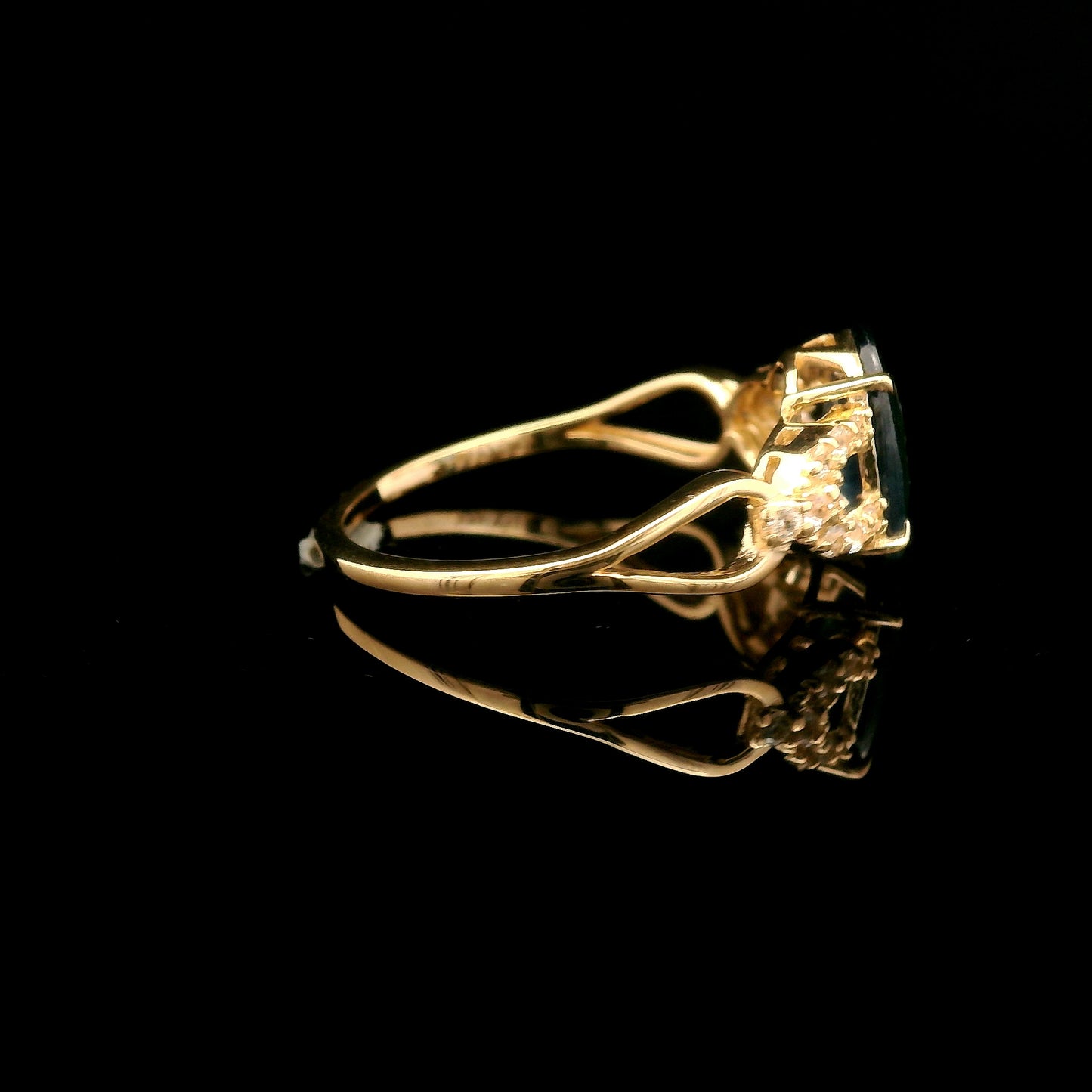 1.87 Ct Oval Mixed Cut Natural Corundum Sapphire 14K Gold Ring