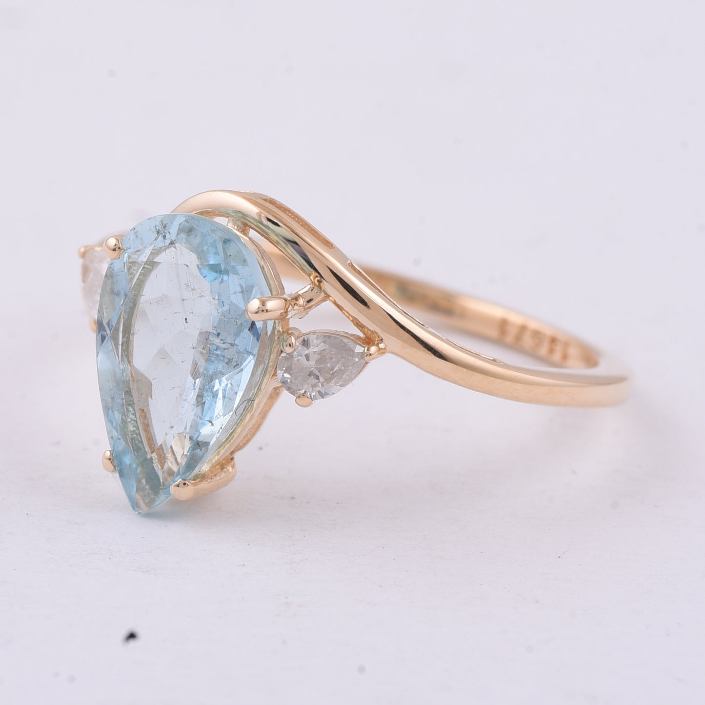 1.92 Ct Pear Natural Aquamarine 14K Gold Ring