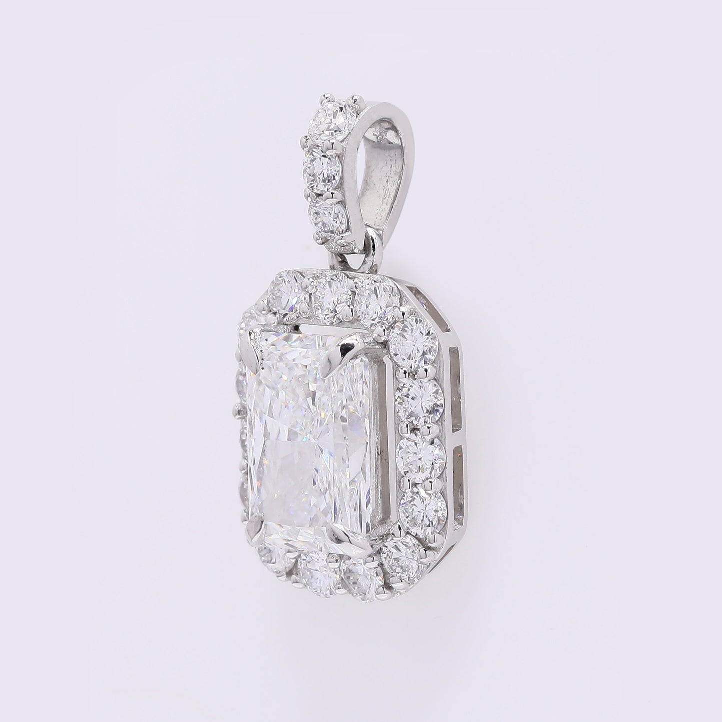 2.64 Carats Lab Grown Diamond 950 Platinum Pendant