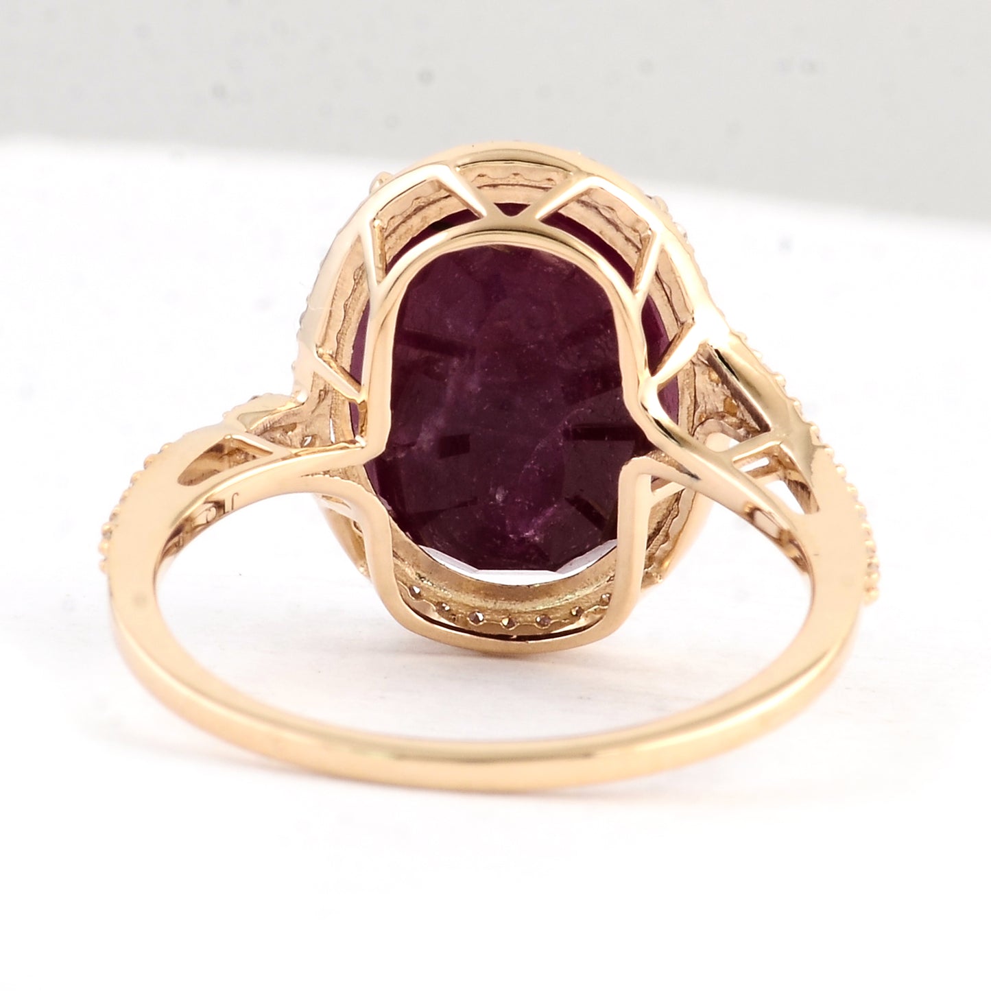 6.76 Ct Oval Mixed Cut Natural Corundum Ruby 14K Gold Ring