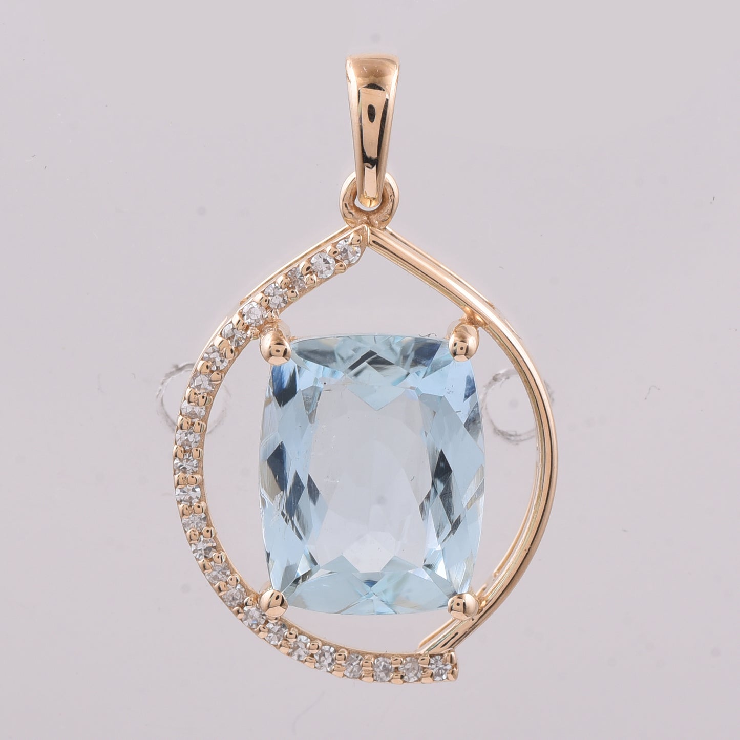 2.55 Ct Cushion Natural Aquamarine 14K Gold Pendant