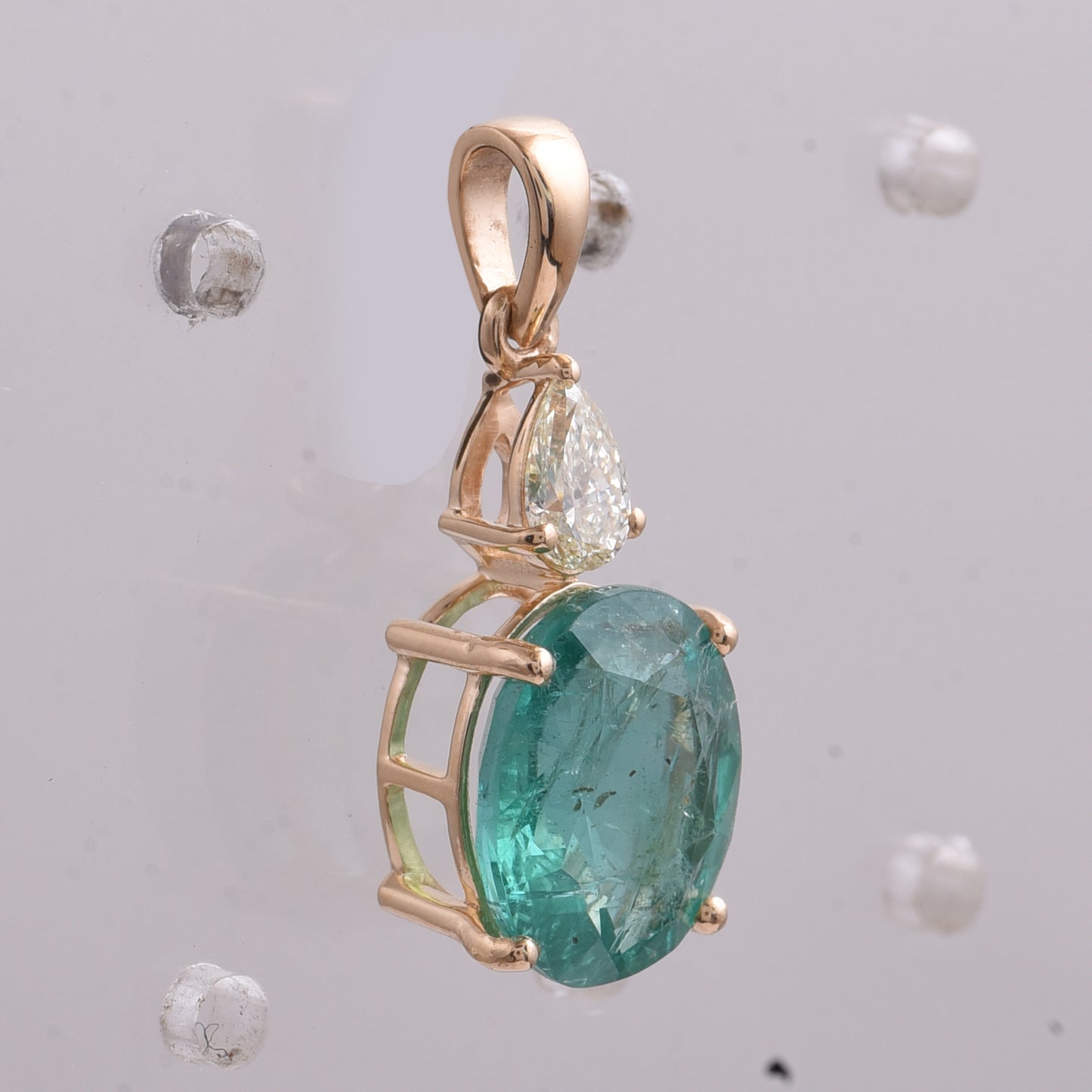 1.63 Ct Oval Emerald 14K Gold Pendant