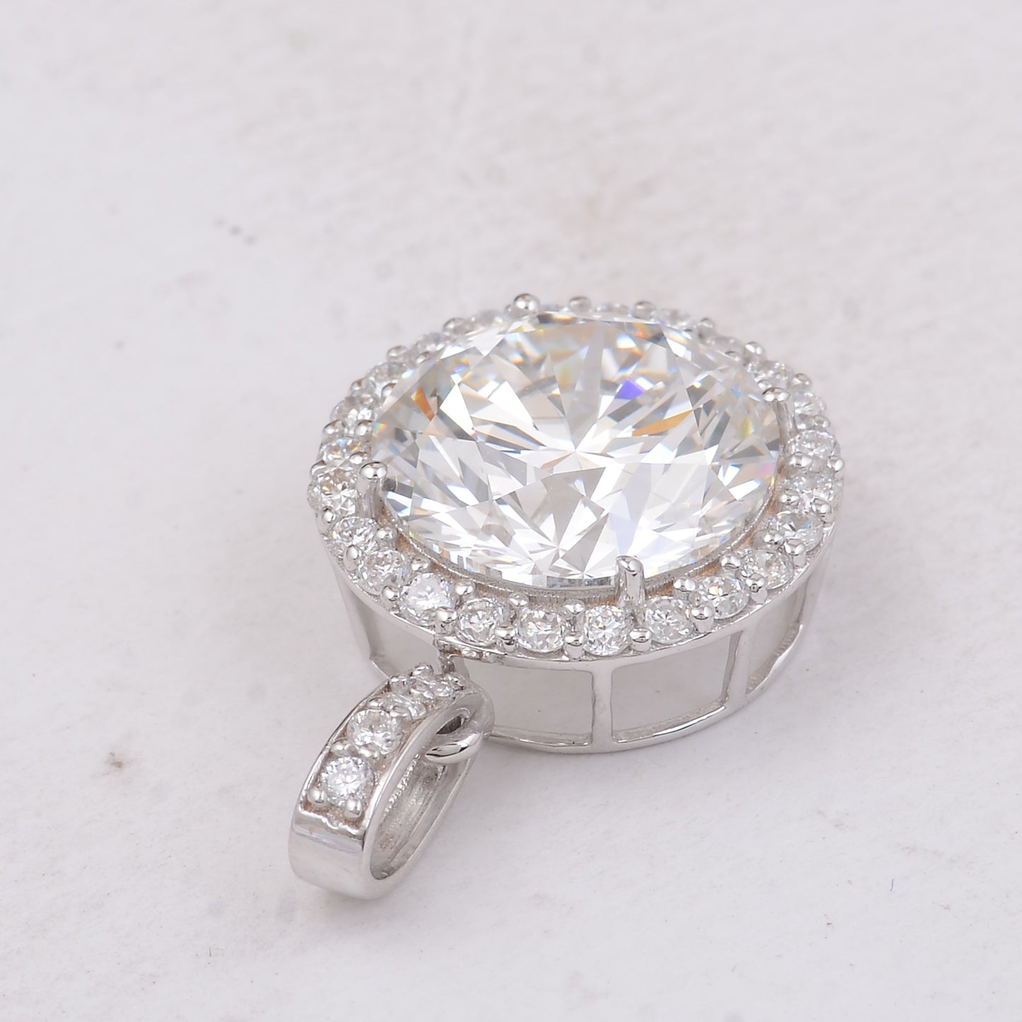 5.20 Carats Lab Grown Diamond 14K Gold Pendant