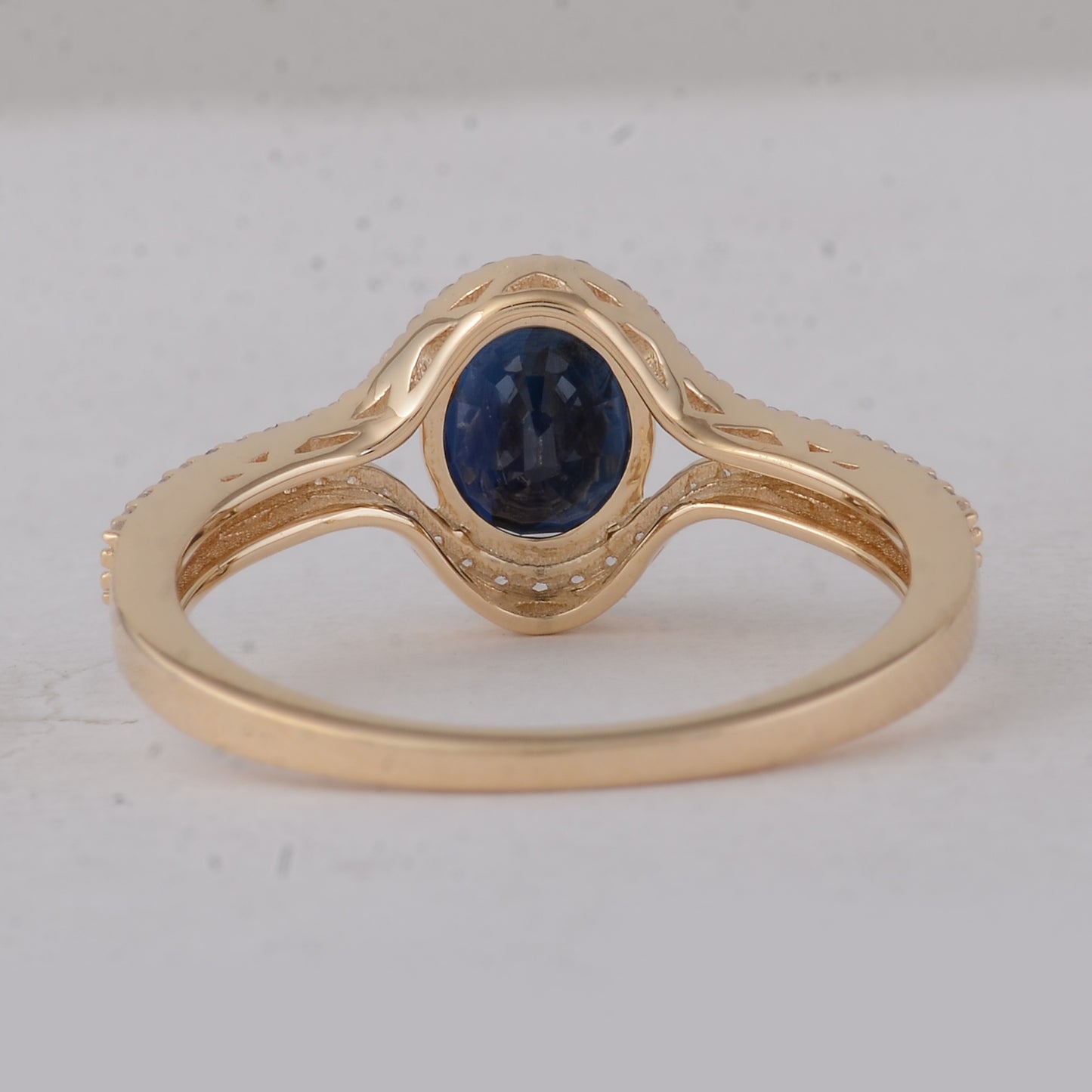 1.74 Ct Oval Sapphire 9K Gold Ring
