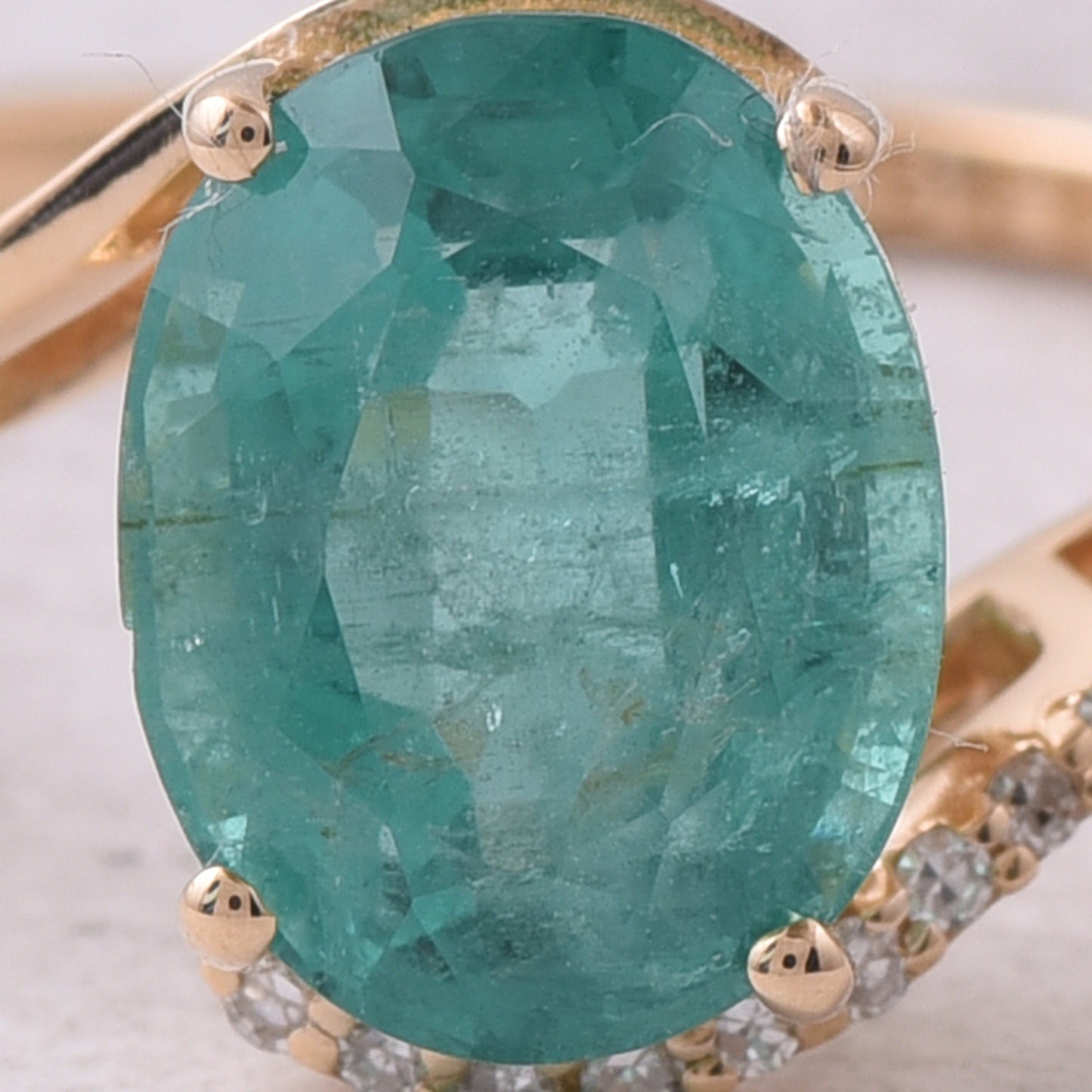 1.93 Ct Oval Natural Emerald 14K Gold Ring