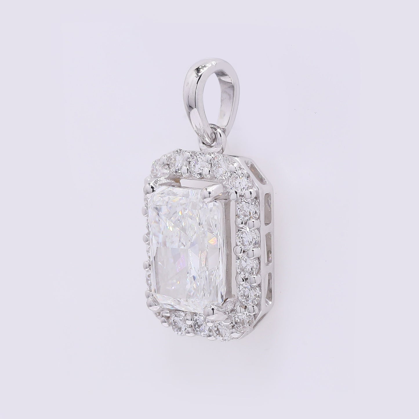2.27 Carats Lab Grown Diamond 14K Gold Pendant
