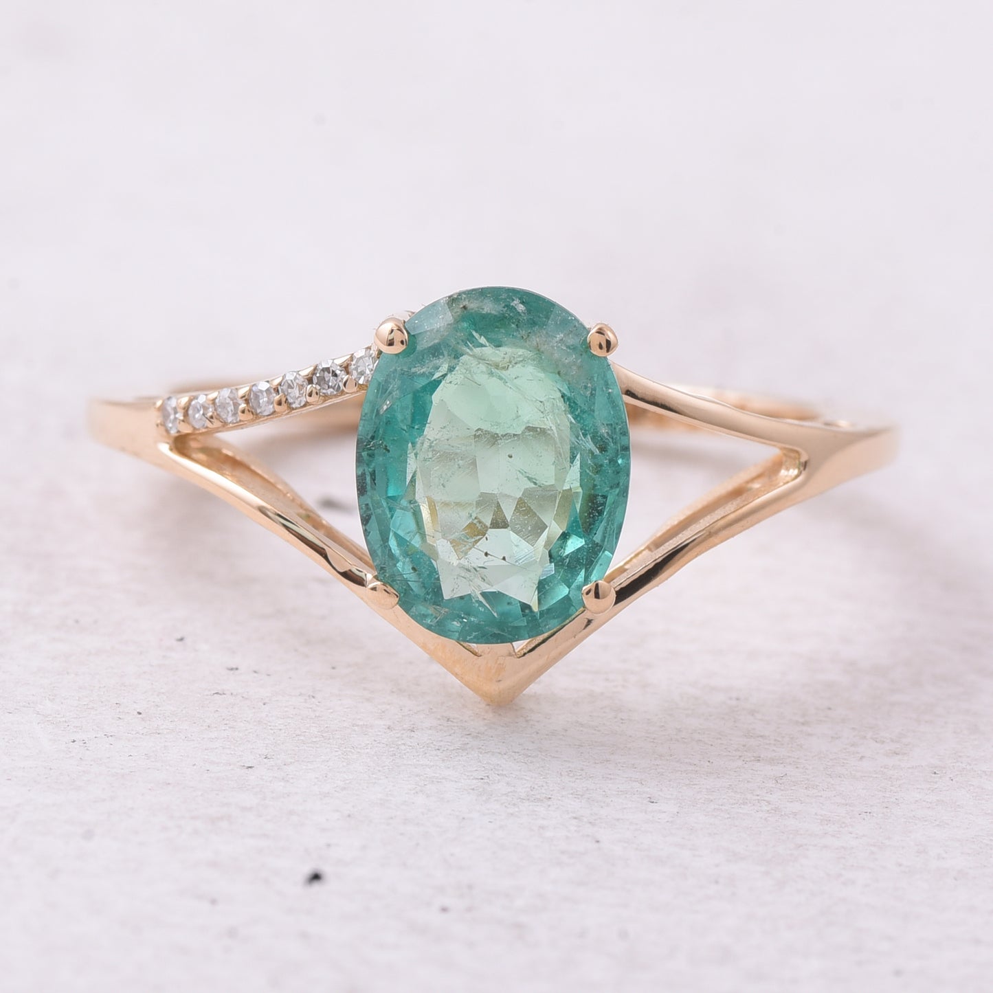 1.65 Ct Oval Mixed Cut Natural Emerald 14K Gold Ring