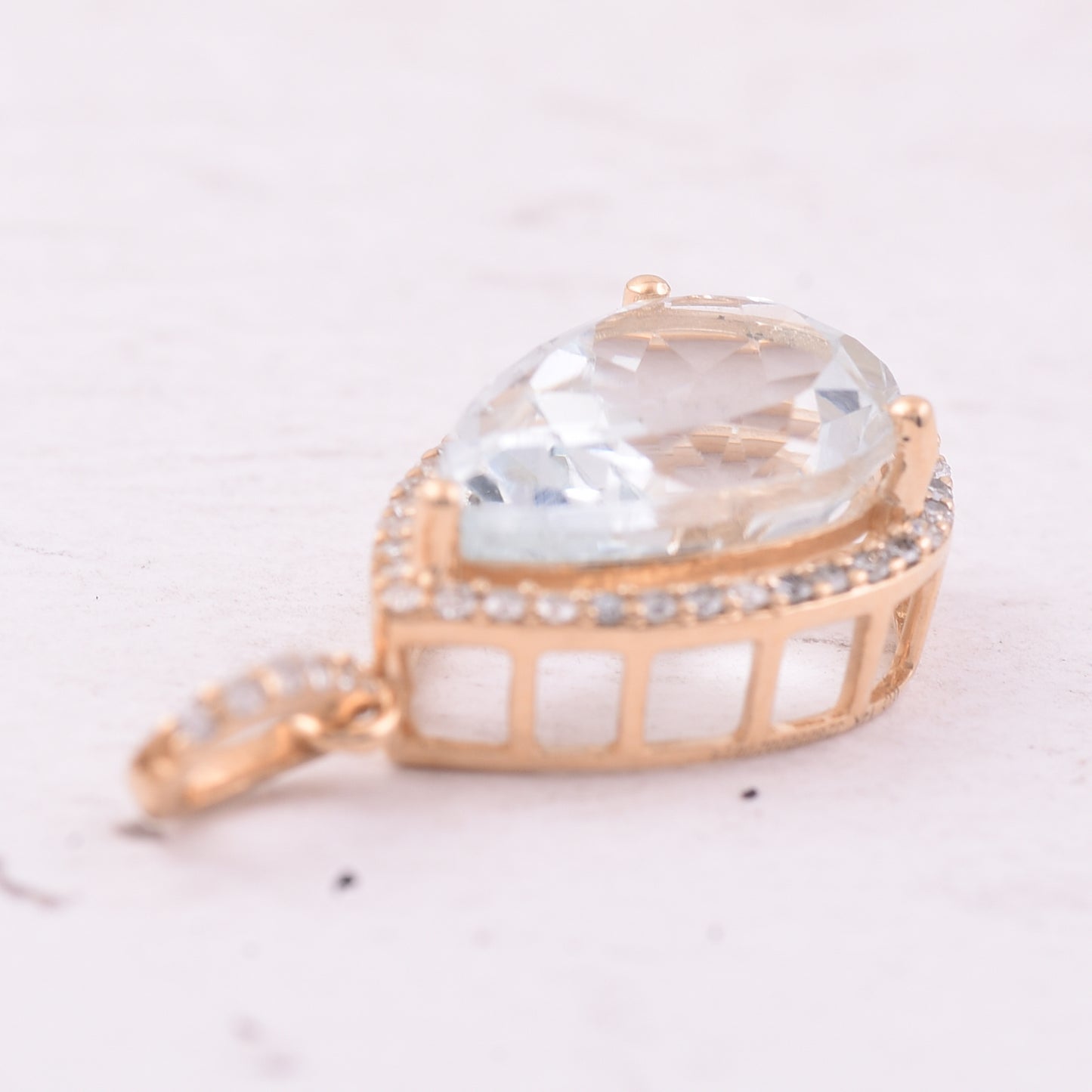 3.05 Ct Pear Mixed Cut Natural Aquamarine 14K Gold Pendant