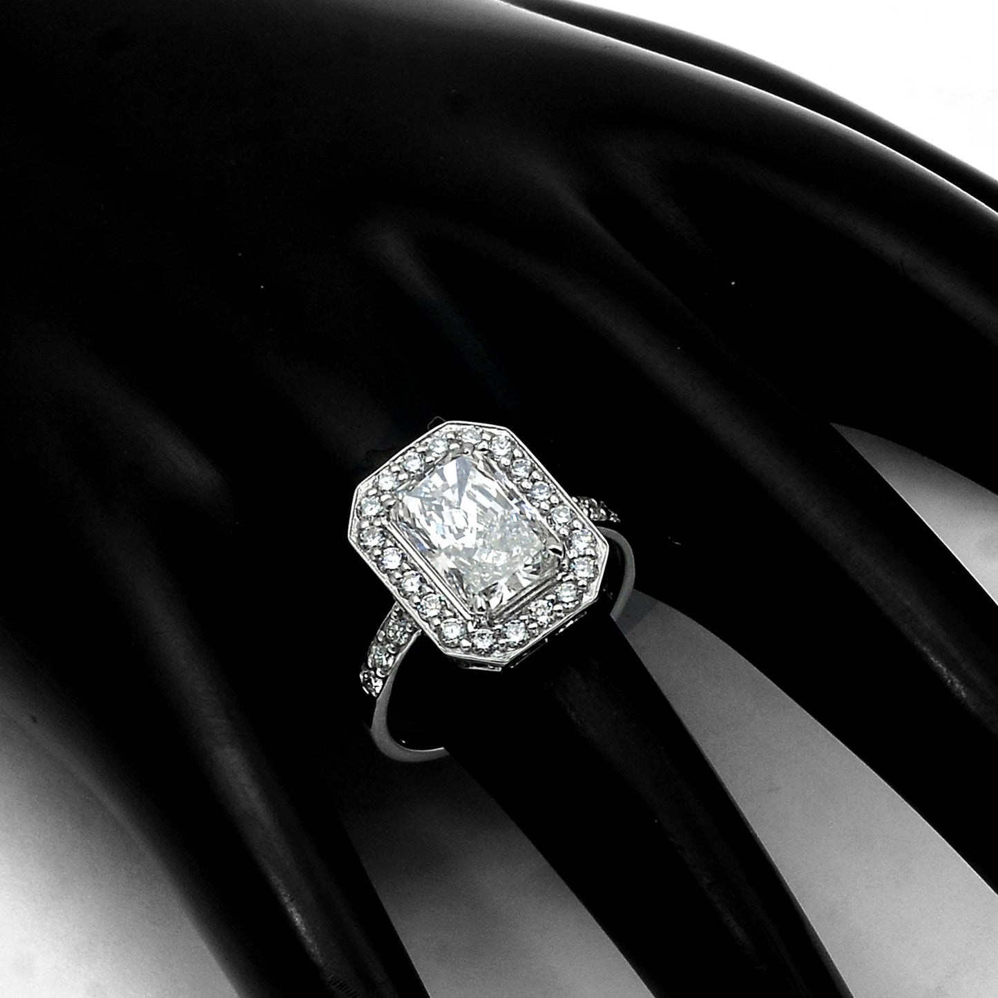 2.97 Carats Lab Grown Diamond 14K Gold Ring