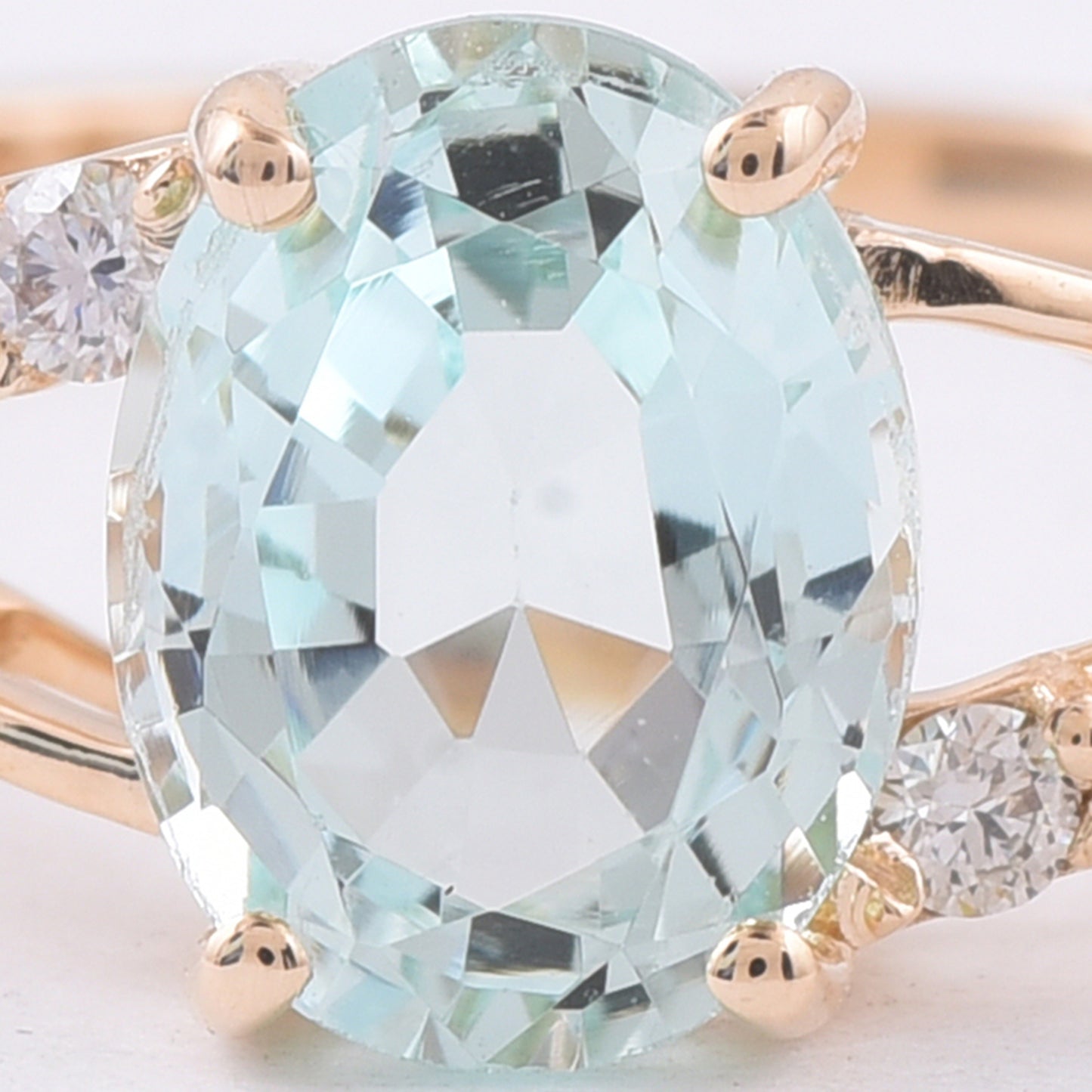 1.42 Ct Oval Natural Green Beryl 14K Gold Ring