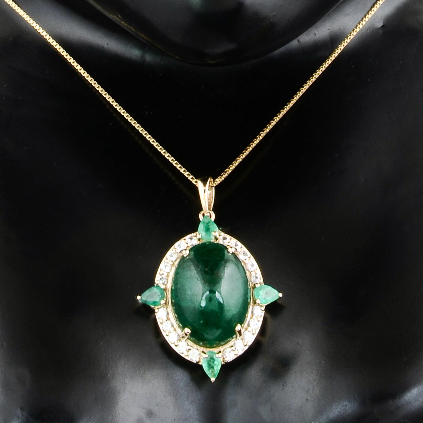11.58 Ct Oval Natural Beryl Emerald 14K Gold Pendant