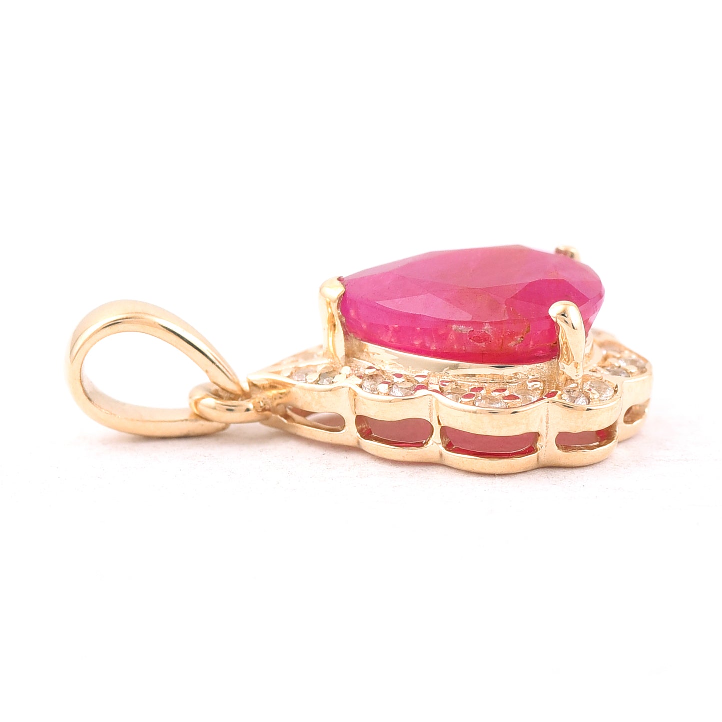 1.63 Ct Pear Ruby 9K Gold Pendant