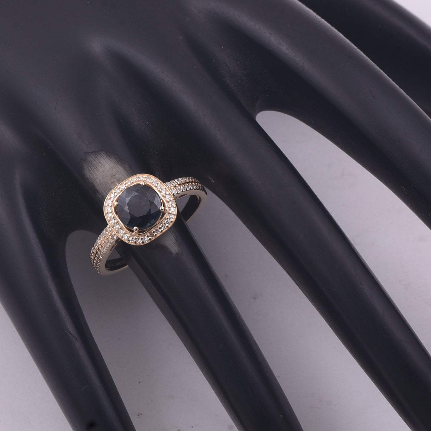1.66 Ct Round Mixed Cut Natural Sapphire 14K Gold Ring