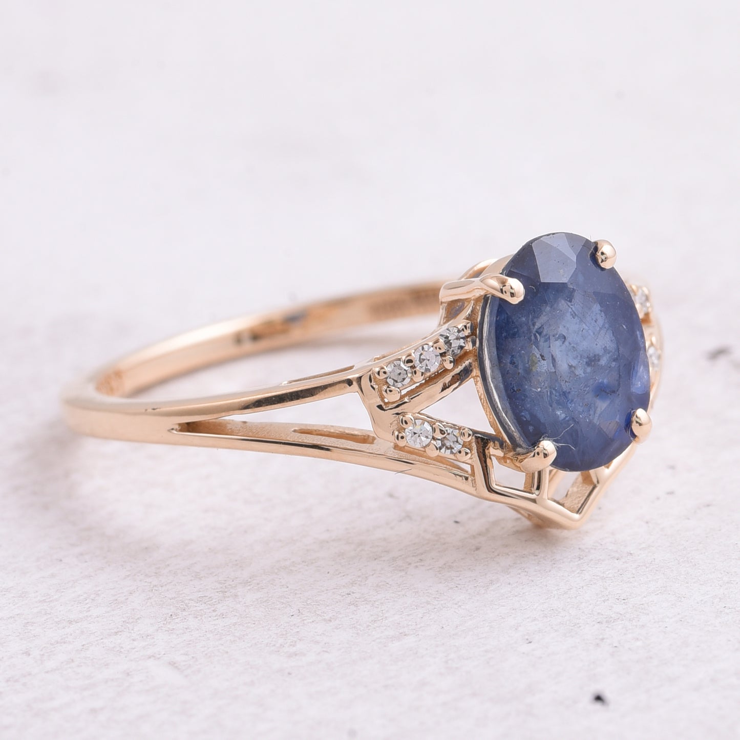 1.75 Ct Oval Mixed Cut Natural Sapphire 14K Gold Ring