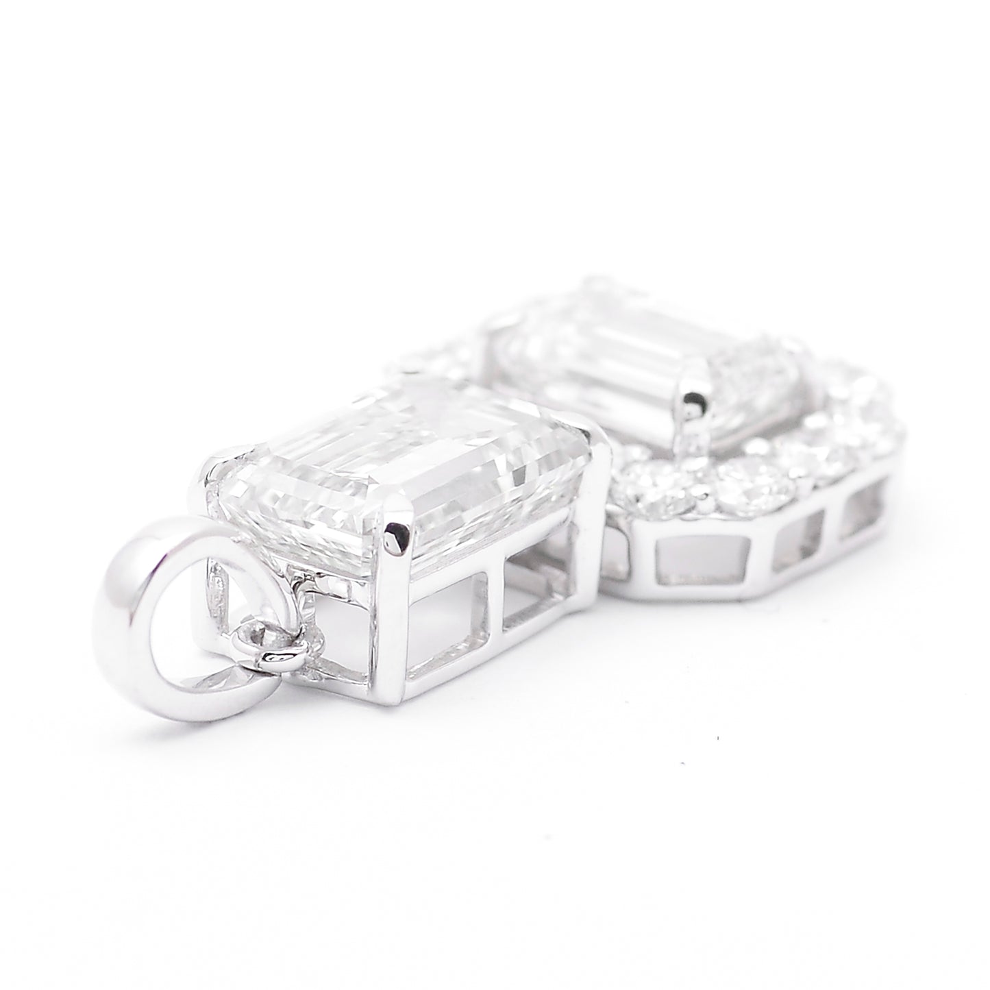 3.47 Carats Lab Grown Diamond 14K Gold Pendant