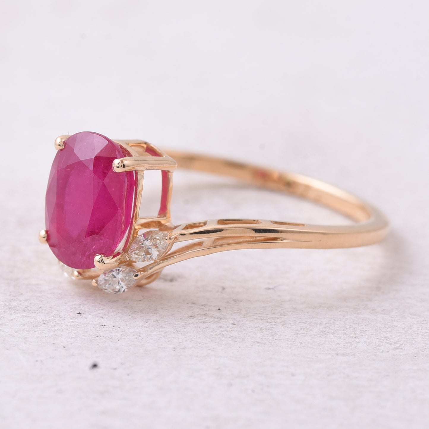2.16 Ct Oval Natural Ruby 14K Gold Ring