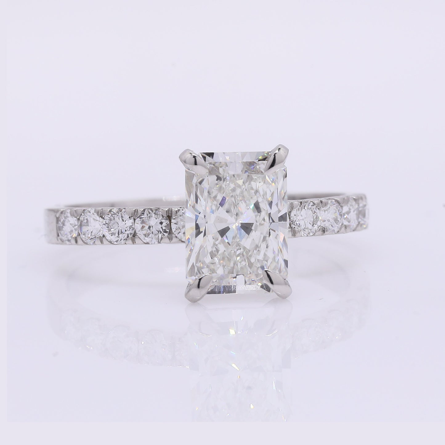 2.20 Carats Lab Grown Diamond 950 Platinum Ring