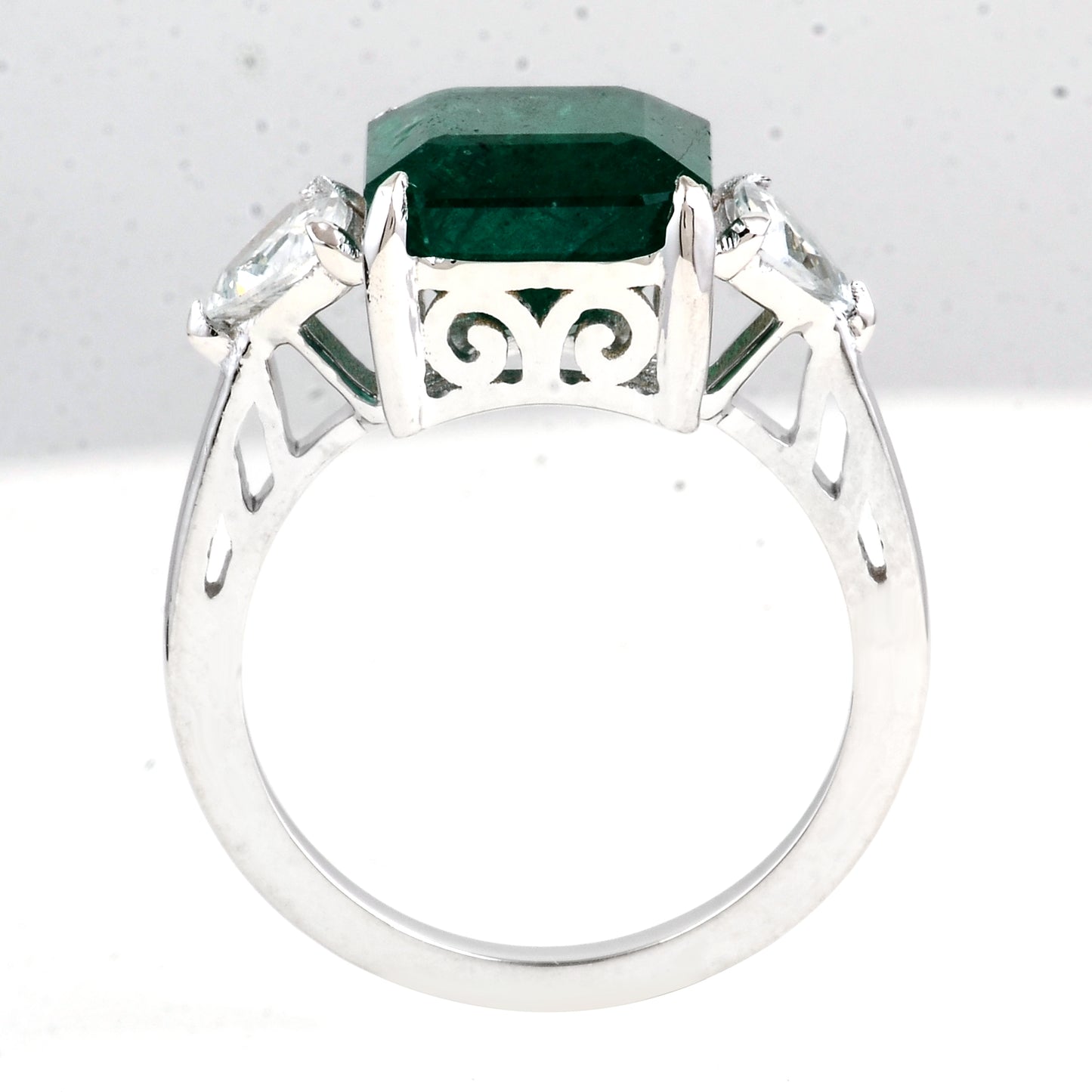 6.00 Carat Natural Beryl Emerald 14K Gold Ring