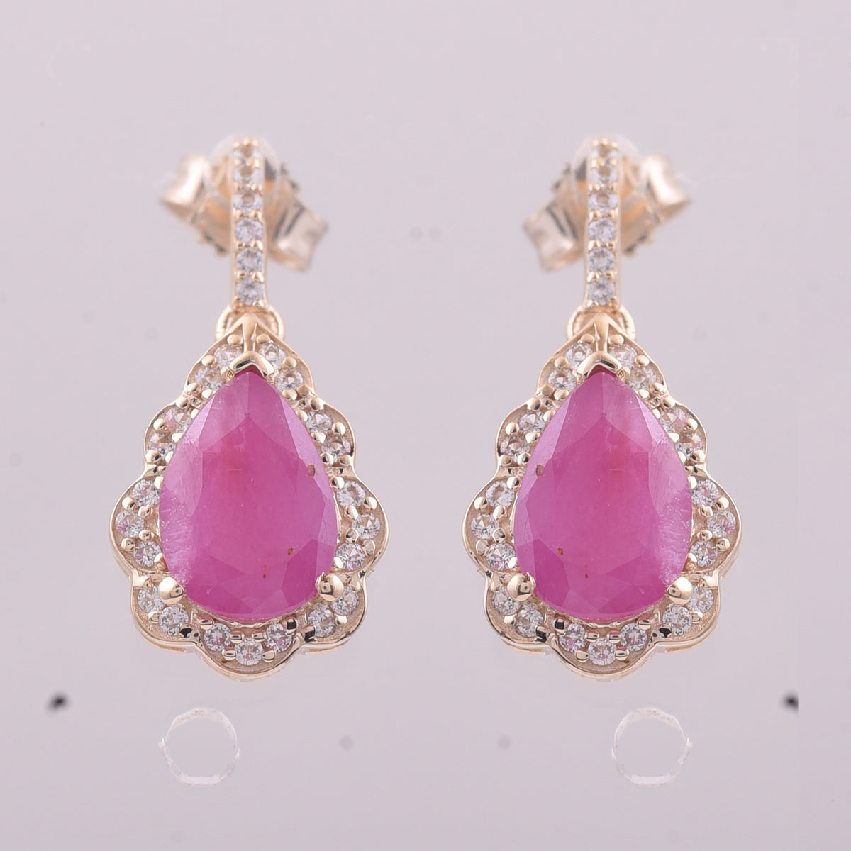 2.64 Ct Pear Ruby 9K Gold Earrings