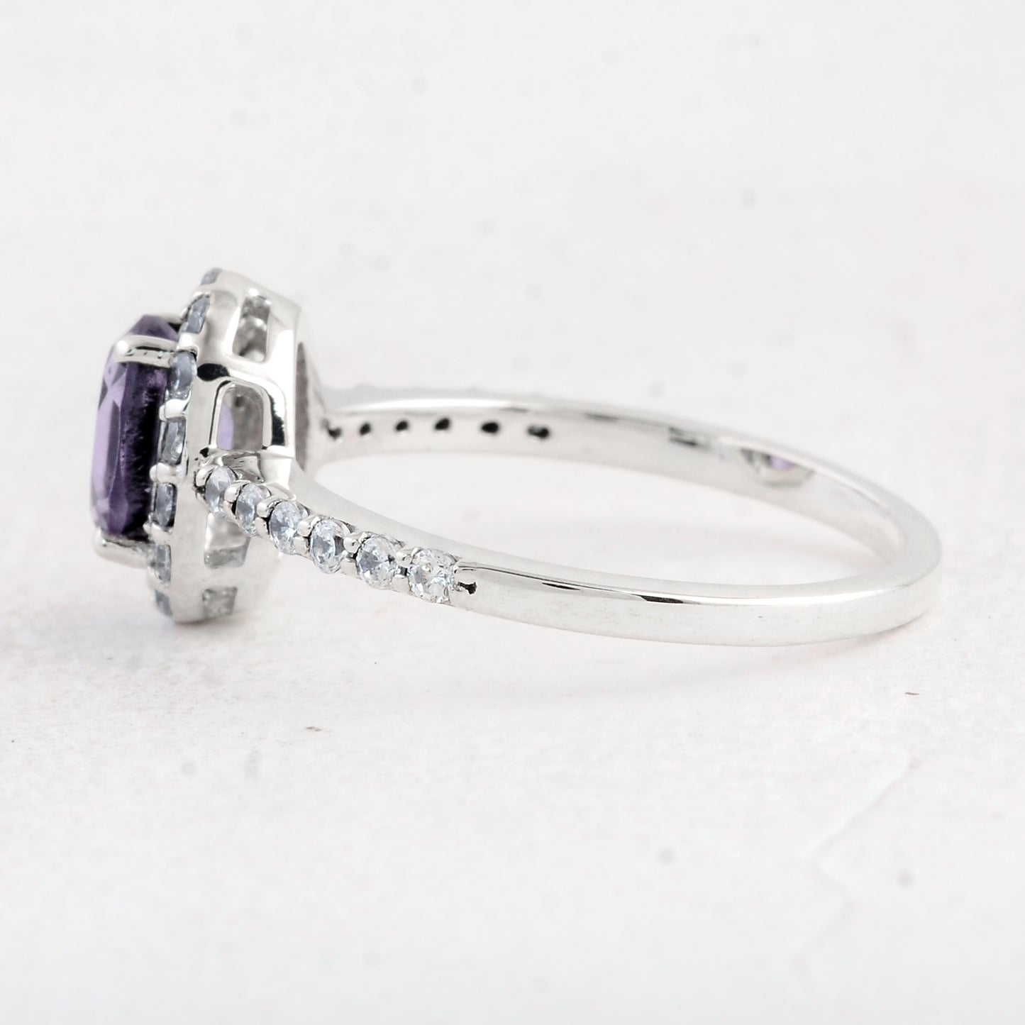 1.47 Ct Oval Amethyst 925 Sterling Silver Ring