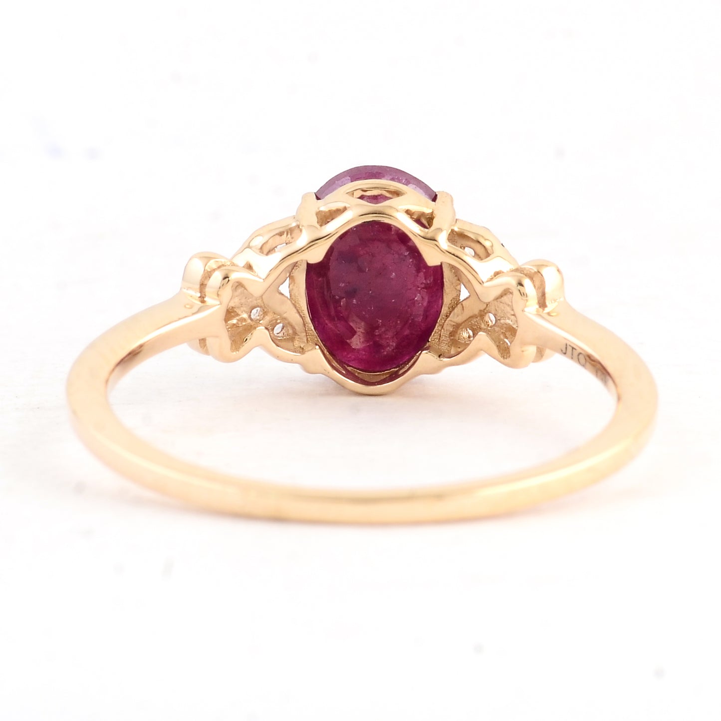 1.65 Ct Oval Ruby 14K Gold Ring