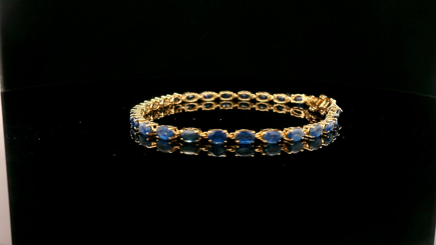 8.92 Ct Oval Sapphire 14K Gold Bracelet