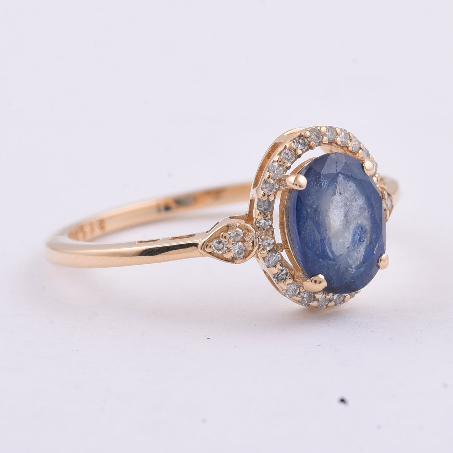1.88 Ct Oval Natural Sapphire 14K Gold Ring