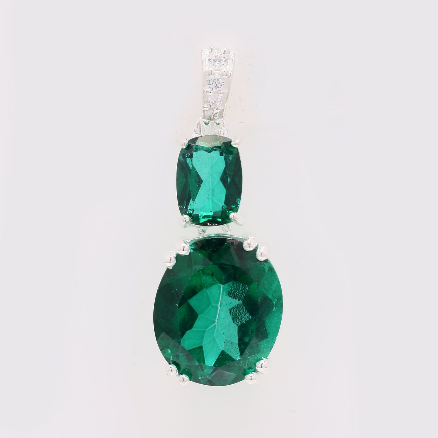 7.18 Ct Oval Green Topaz 925 Silver Pendant