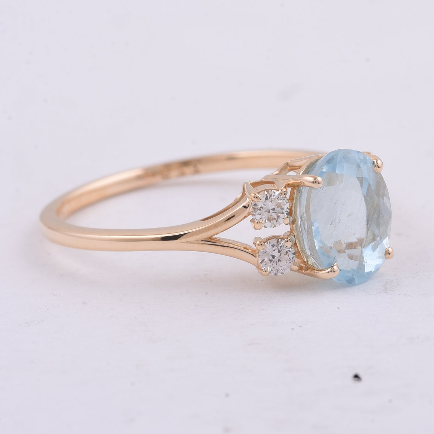 1.58 Ct Oval Natural Aquamarine 14K Gold Ring