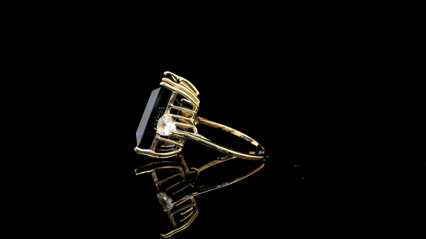 18.91 Ct Octagon Lab Grown Sapphire 14K Gold Ring